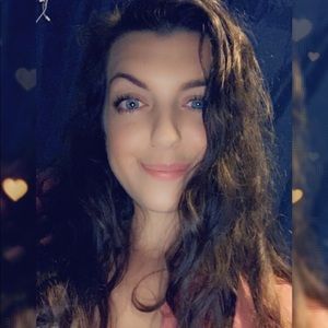 Meet your Posher, Katelyn